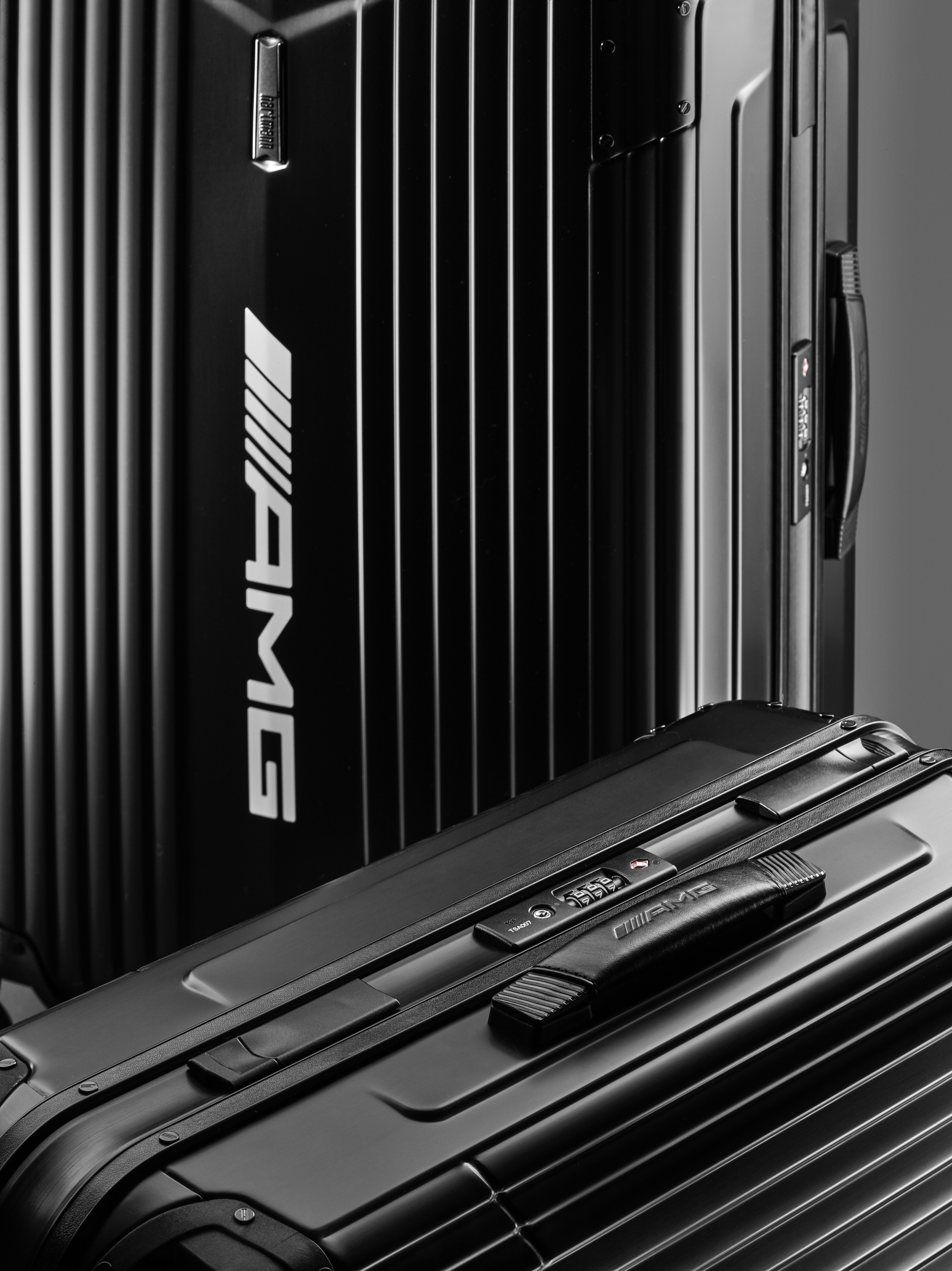 AMG-koffer, leder, 7R Master, 70 cm - zwart, aluminium, Hartmann, 73 l