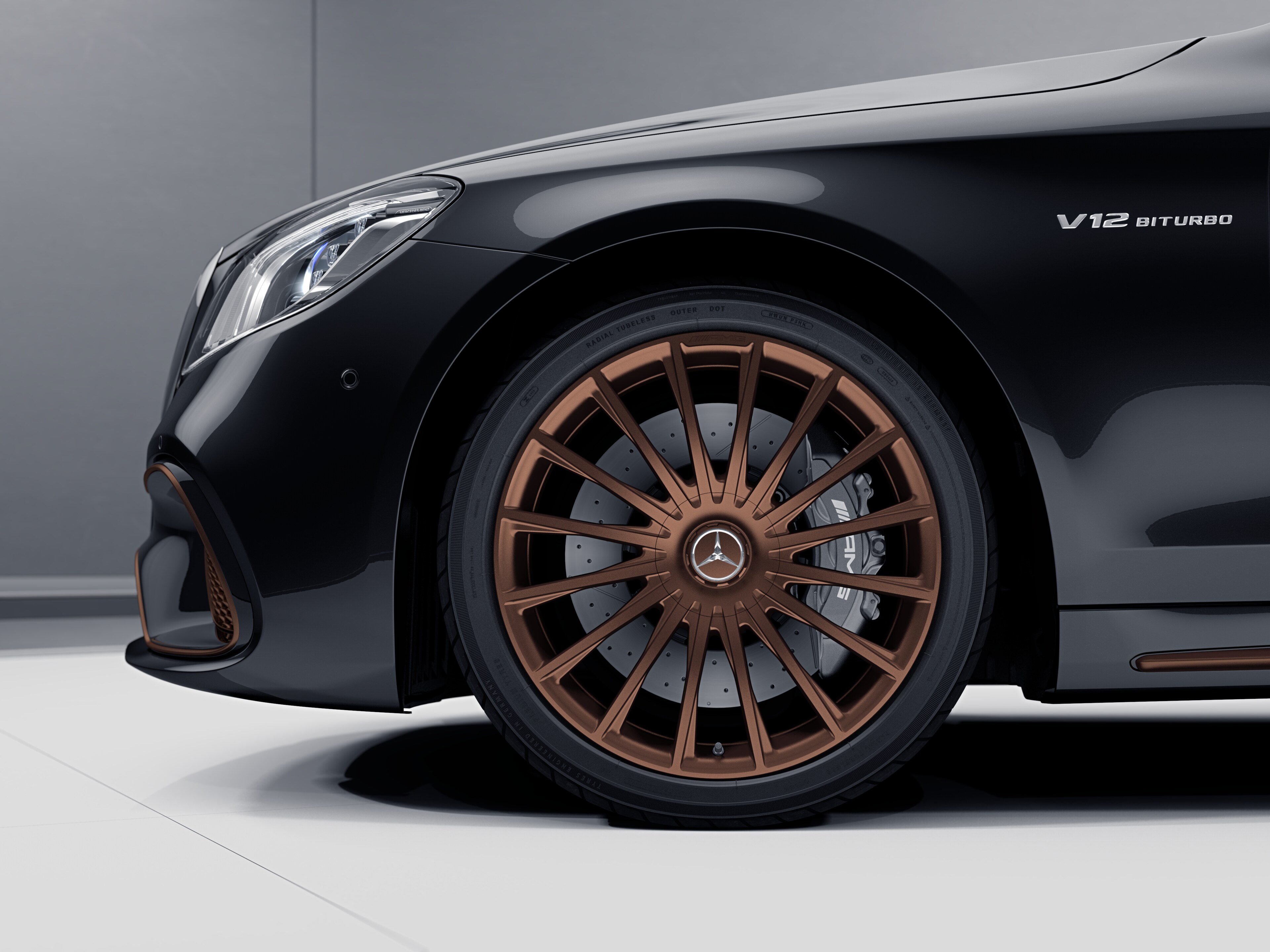 Multispaaks gesmede AMG-velg, 50,8 cm (20 inch) - 8,5 J x 20 ET 39, bronskleurig