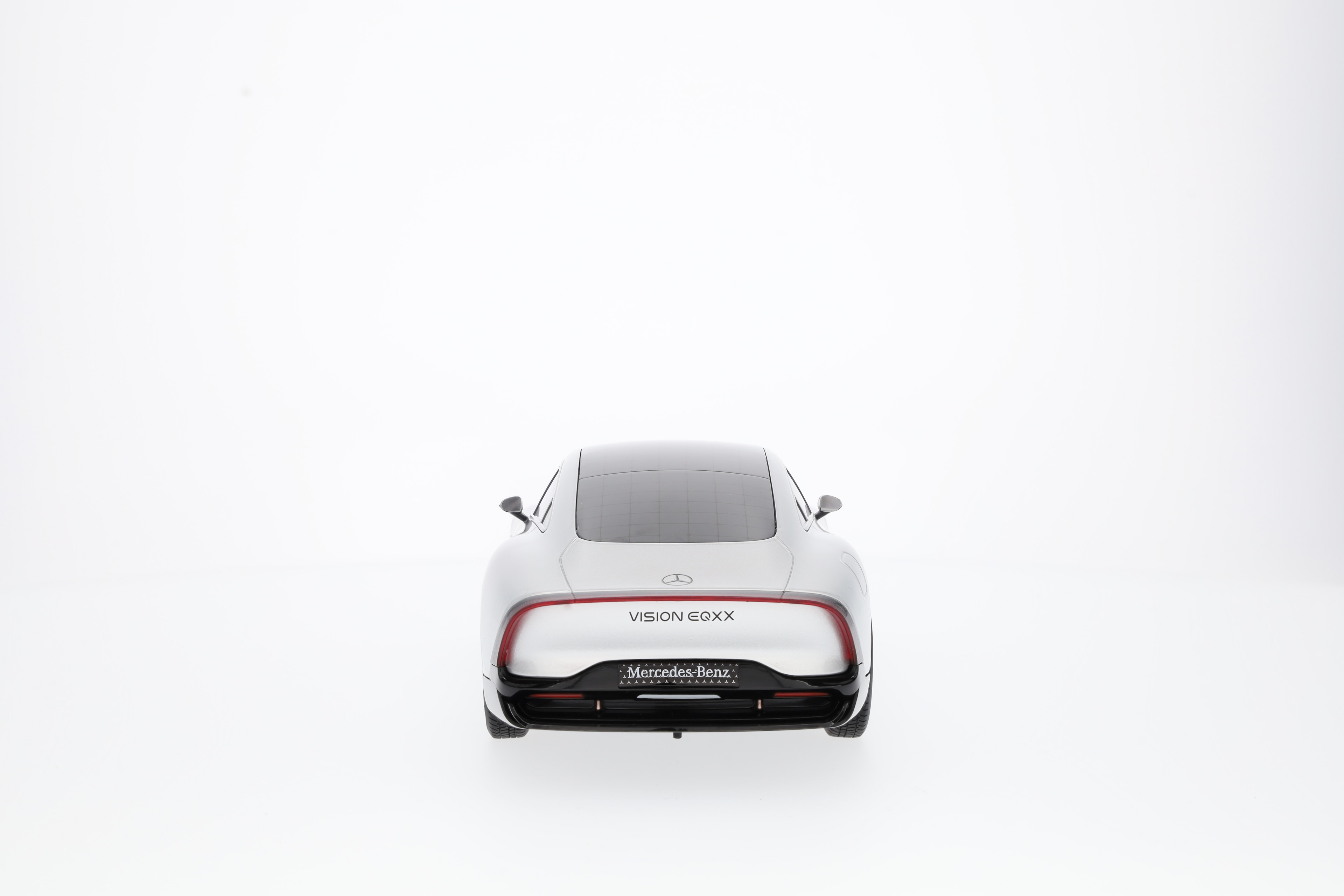 Vision EQXX, Showcar - zilver alubeam, NZG, 1:18
