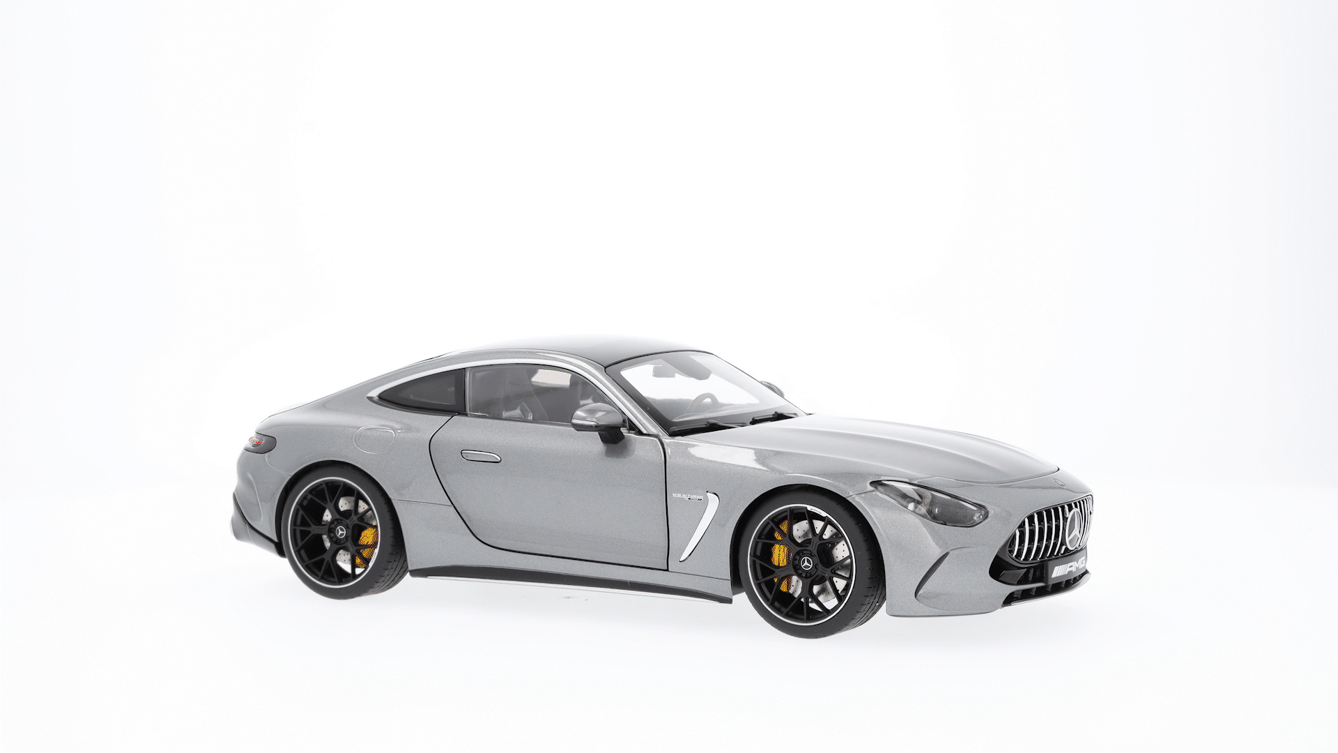 Mercedes-AMG GT 63, C192 - selenietgrijs, NZG, 1:18