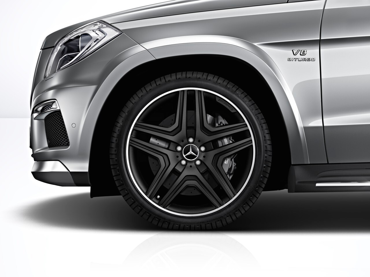 Vijf-dubbelspaaks AMG-wiel, 53,3 cm (21 inch), Velgrand glanzend - 10 J x 21 ET 46, Matzwart, wielrand glanzend